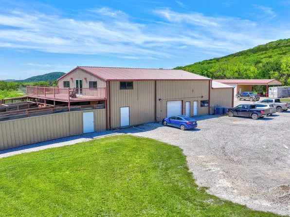 1175 Thornton Ln, Palo Pinto, TX 76484