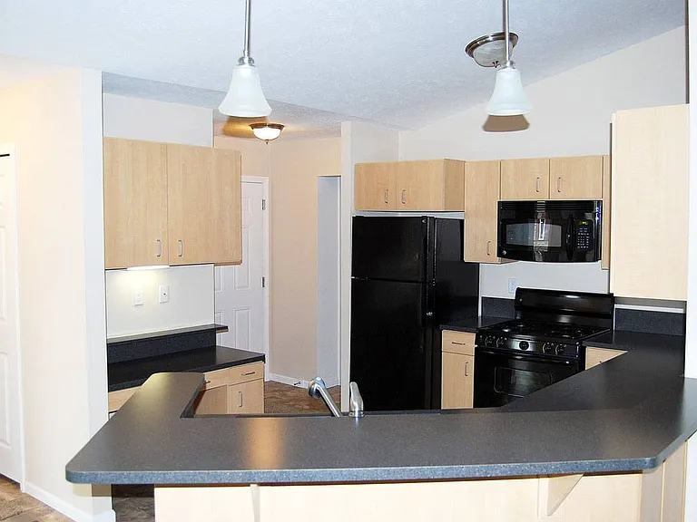 Lynbrook Apartments and Townhomes — Photo 39