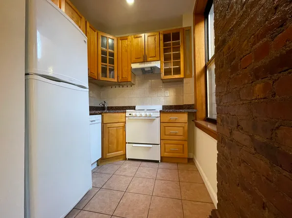 622 Ocean Pkwy #C1, Brooklyn, NY 11218