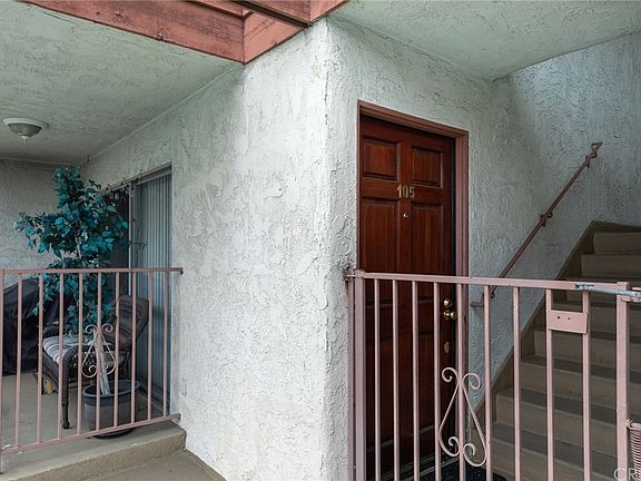 2nd image of 1146 E Lexington Dr #5
