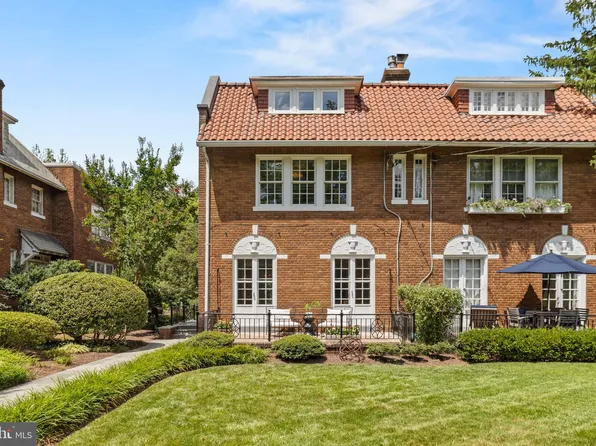 3415 Fessenden St NW, Washington, DC 20008