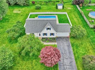 1425 Fieldcrest Dr, Webster, NY 14580
