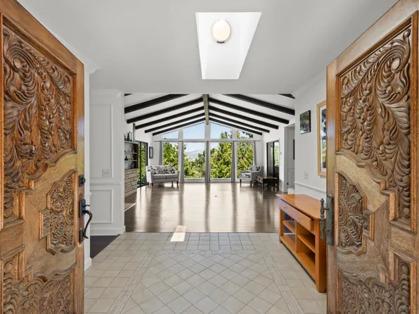 26335 Jeanette Rd, Carmel Valley, CA 93924