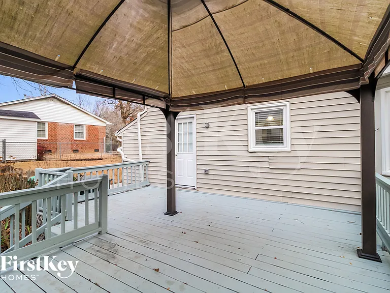 3005 Manchester Dr — Photo 17