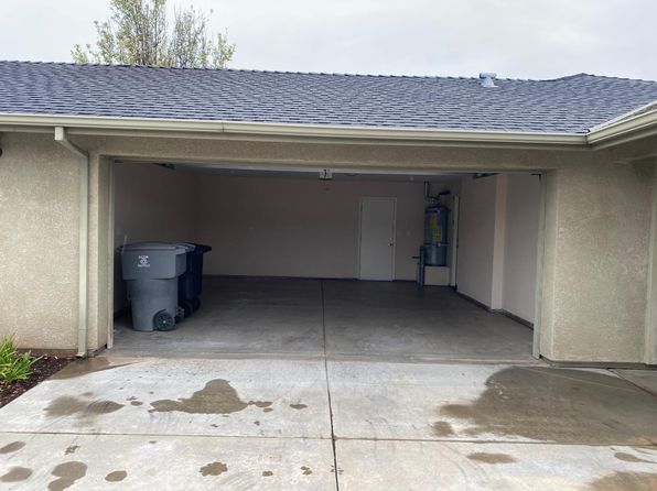 2821 Glow Rd, Riverbank, CA 95367