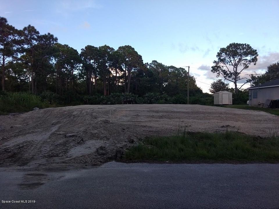 1st image of 1487 Van Dyke Ave SE