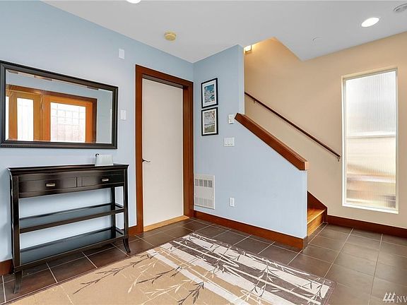 2nd image of 739 Harvard Ave E #B