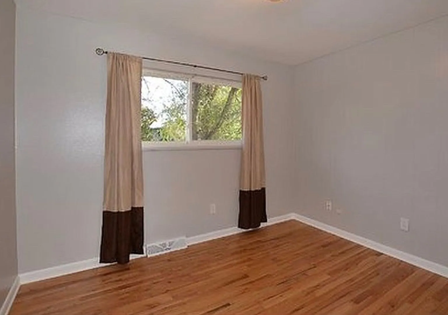 Available August! Huge 4 Bedroom/2 Bath Home With Large Fenced Yard — Photo 1