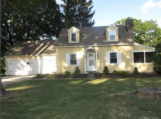 135 Long Meadow Hill Rd, Brookfield, CT 06804