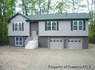 3498 Cliffwood Rd, Lake Ariel, PA 18436