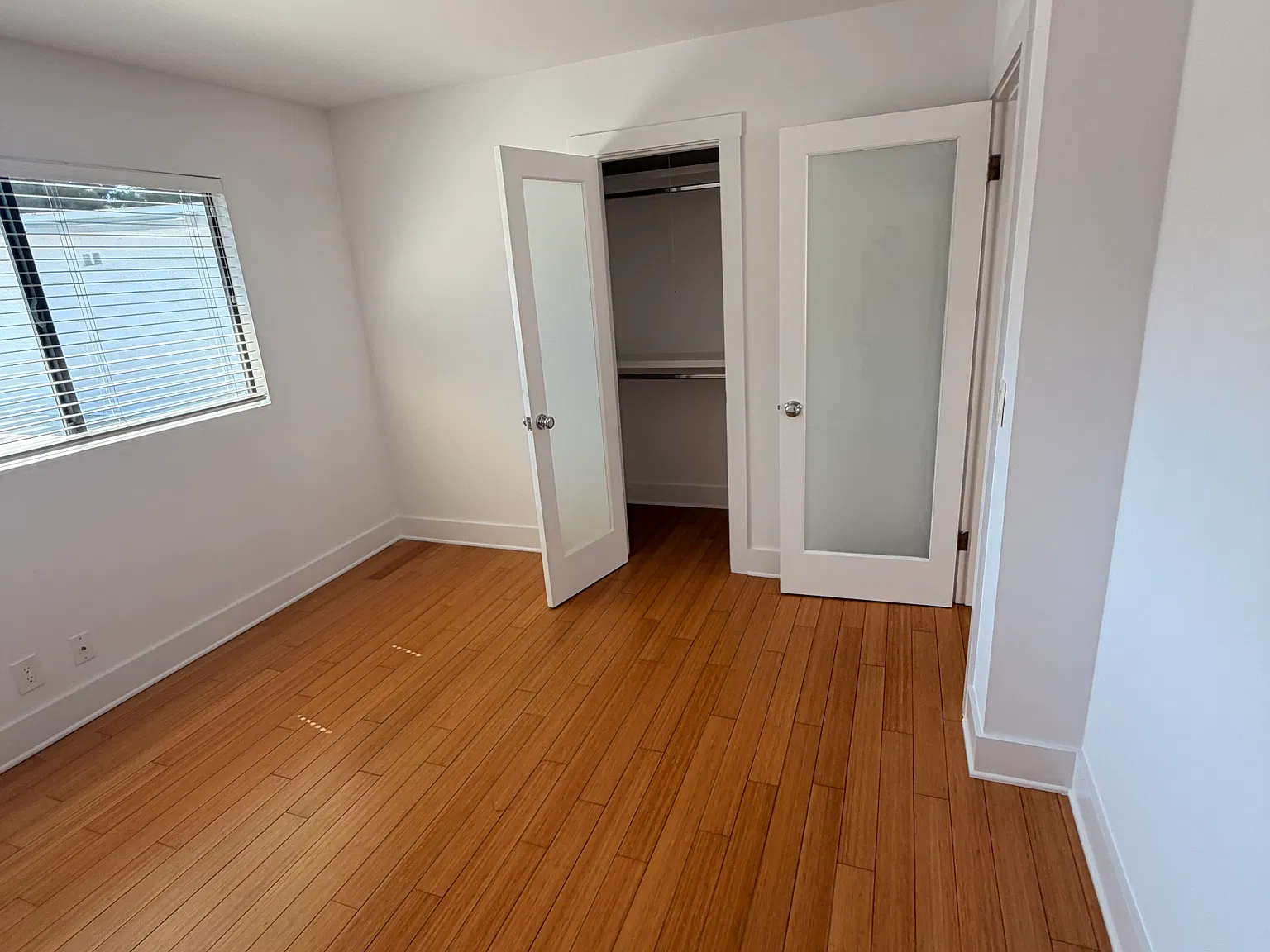 3 bed, 1000 sqft, $4,295 — Photo 3