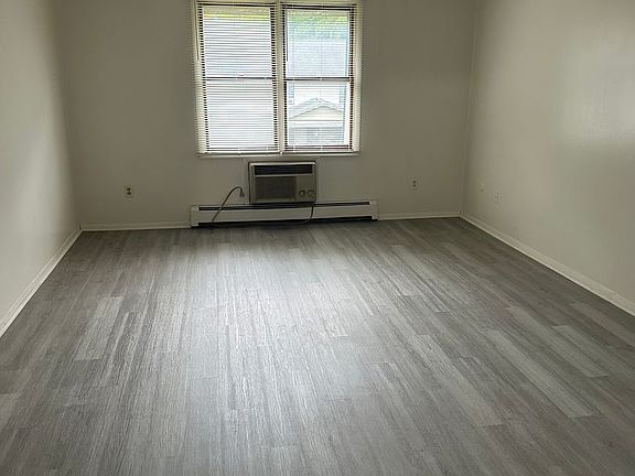 3rd image of 2521 E Midlothian Blvd APT 5