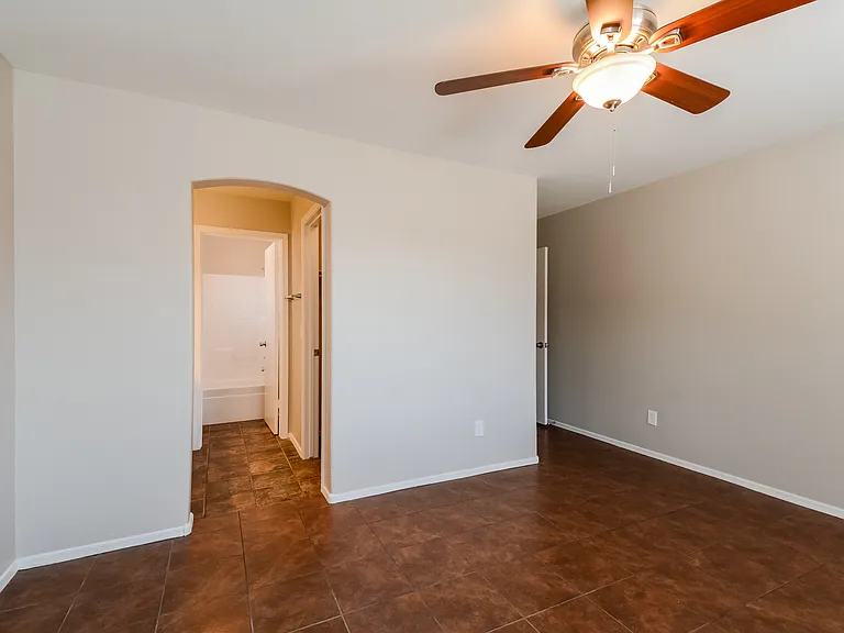 14905 W Caribbean Ln — Photo 12