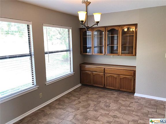 4th image of 904 River Oak Dr