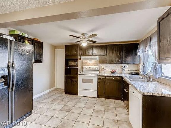 3rd image of 4634 Sheppard Dr