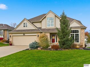 16606 Holmes St, Omaha, NE 68135