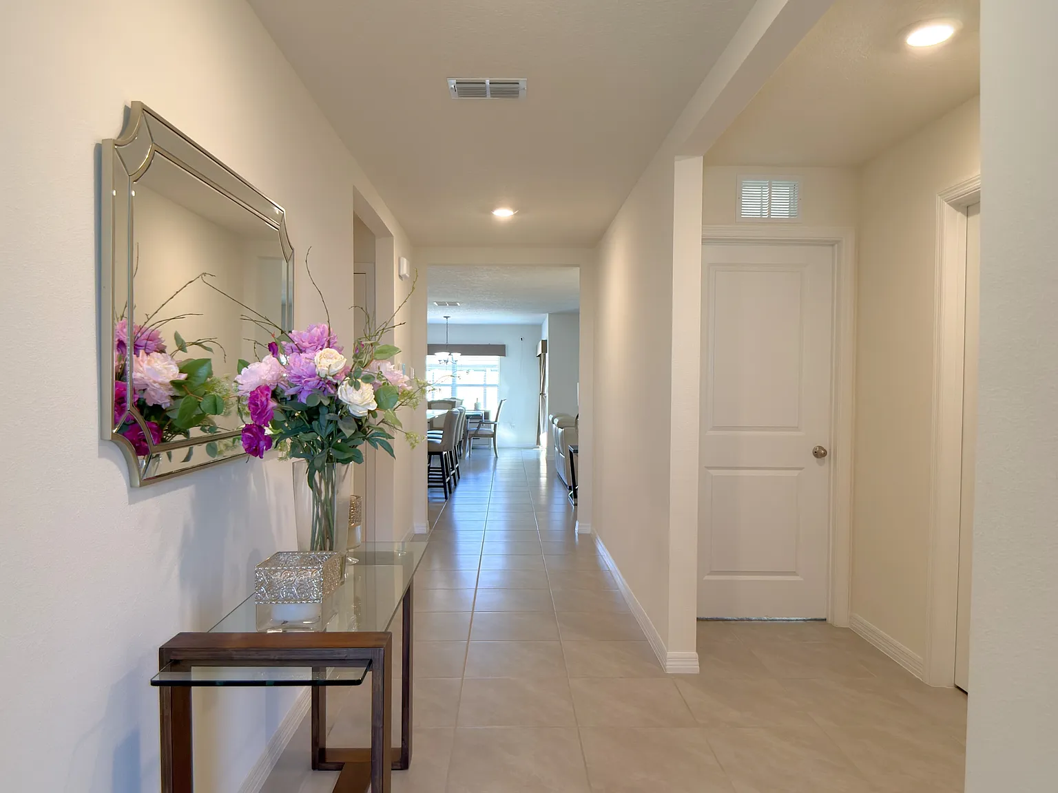 3 bed, 1670 sqft, $2,300 — Photo 3