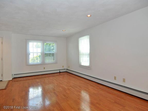 3rd image of 144 Oak Park Dr