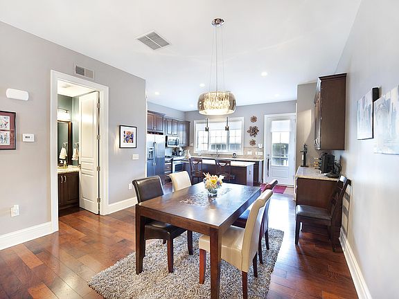 5th image of 248 E Gay St #Townhouse 33