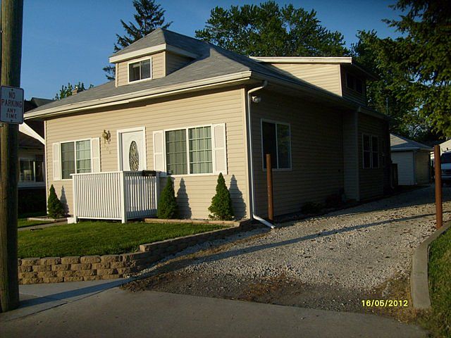 1st image of 606 S Ironwood Dr