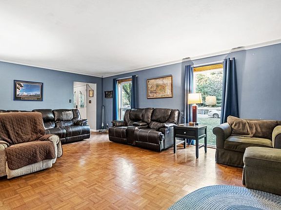 4th image of 13 Briarcliffe Dr