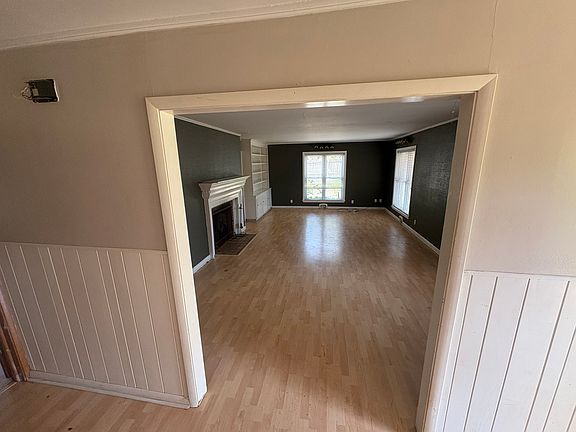 5th image of 1419 N Woolsey Ave