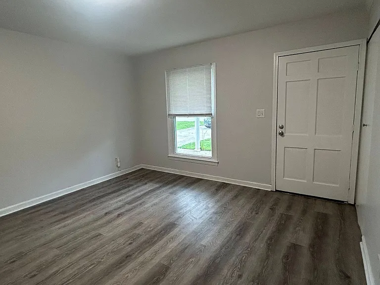 516 Hillview Blvd — Photo 2