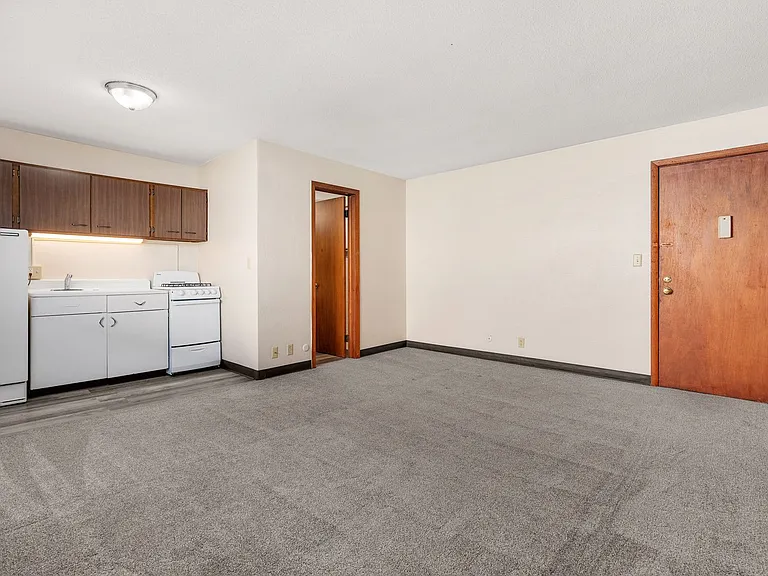 1215 S Dewey St — Photo 3