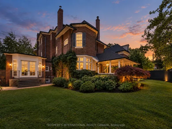 236 Poplar Plains Rd, Toronto, ON M4V 2N7