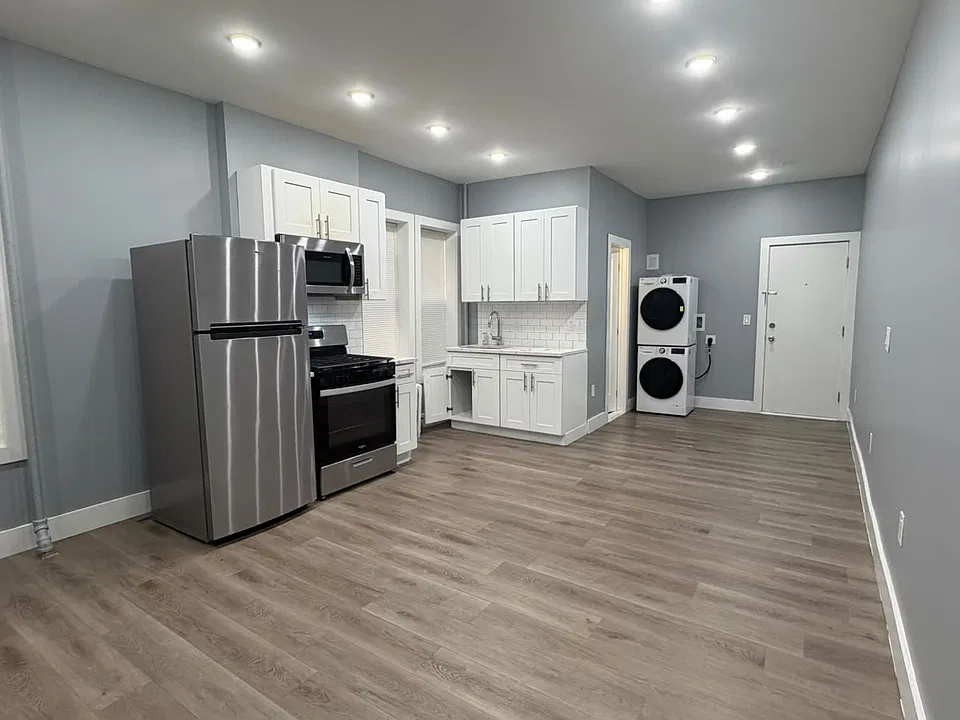 38-42 Broadway Way #4