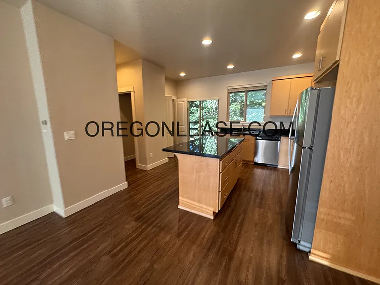 963 Lorella Ave — Photo 3