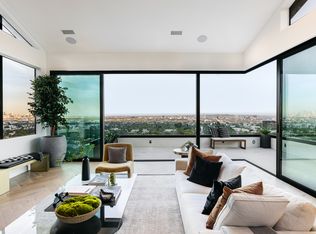 7866 1/2 Fareholm Dr, Los Angeles, CA 90046