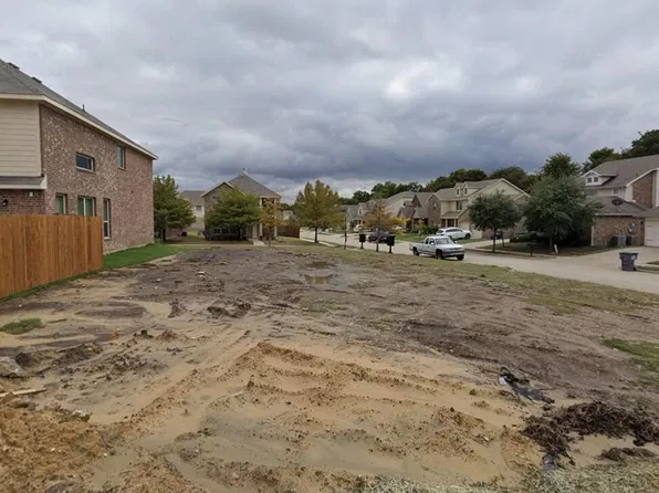 1948 Parkside Mews, Lancaster, TX 75146