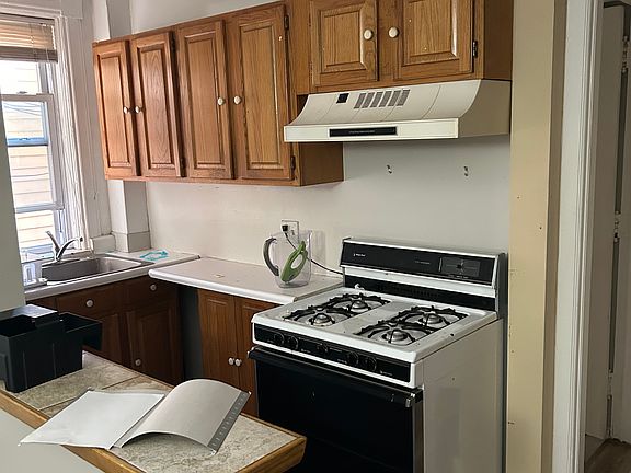 3rd image of 388 Elmwood Ave APT 1