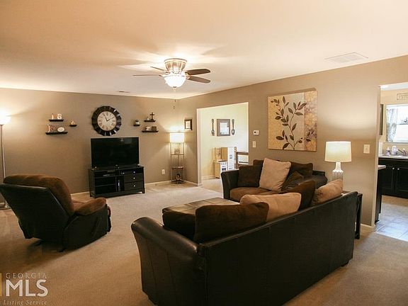 4th image of 347 Oaktown Pl