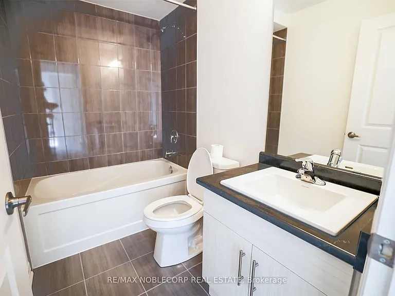 137 Casserley Cres — Photo 6
