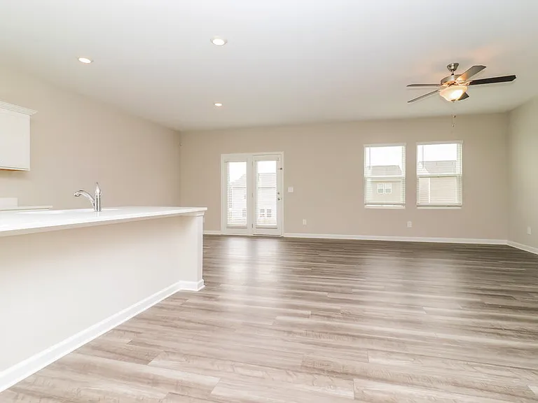 506 Knightsbridge Ln — Photo 5