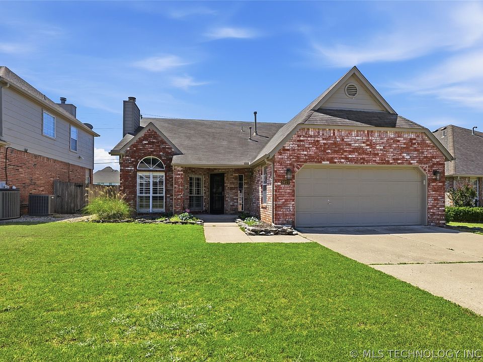 1st image of 3827 W Galveston Pl