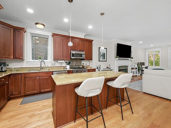3rd image of 2720 N Lehmann Ct APT 2
