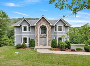 105 Halley Dr, Pomona, NY 10970