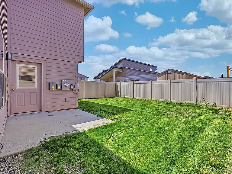 3 bed, 1501 sqft, $2,400 — Photo 2
