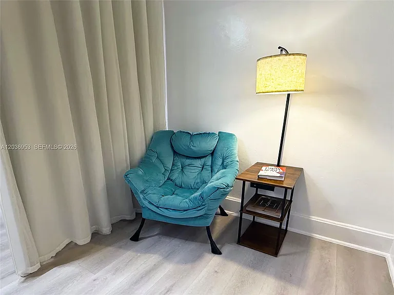 124 Mendoza Ave #1A — Photo 8