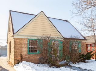 2401 Dwight St, Racine, WI 53403