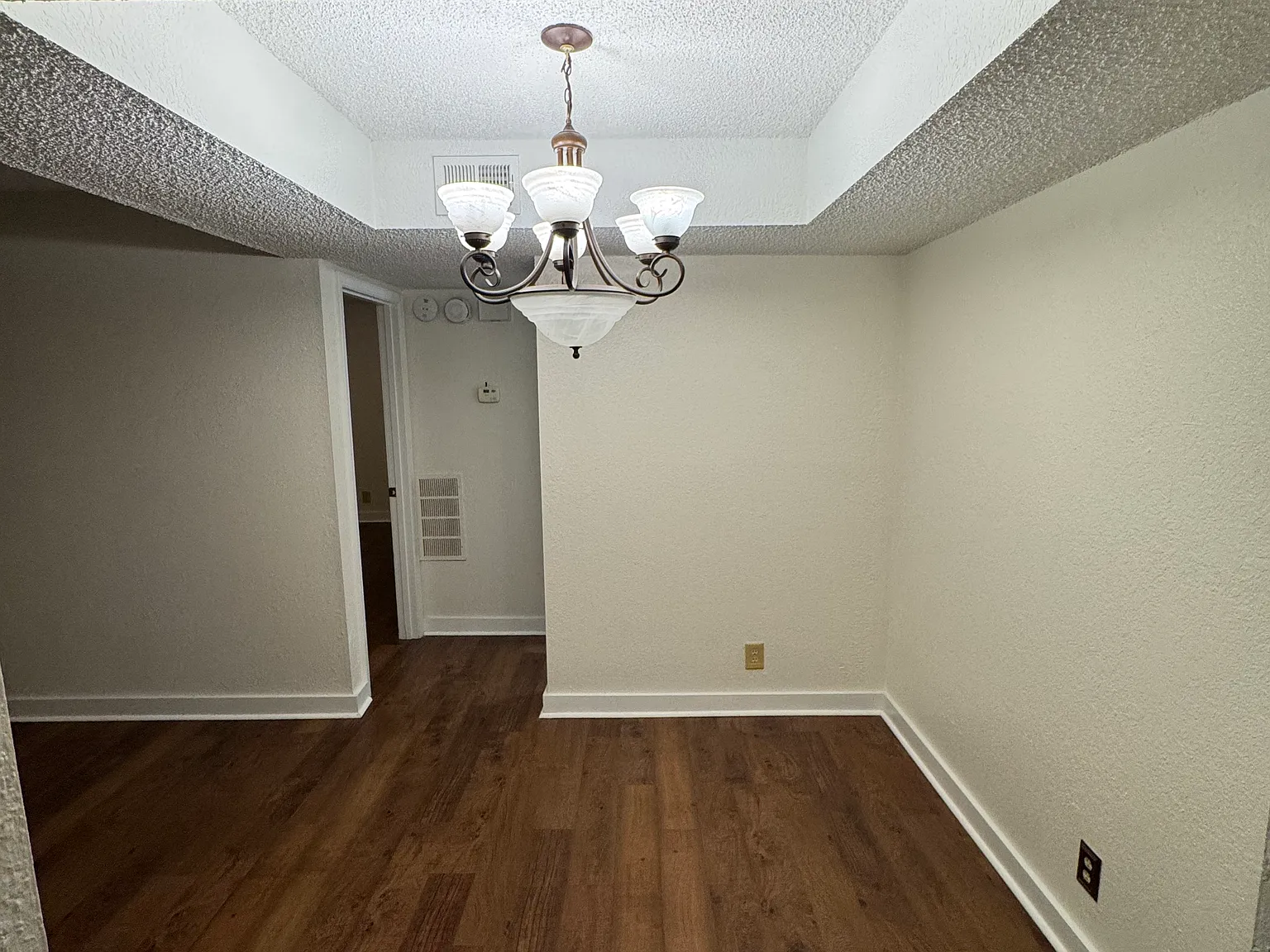 1 bed, 738 sqft, $900 — Photo 4