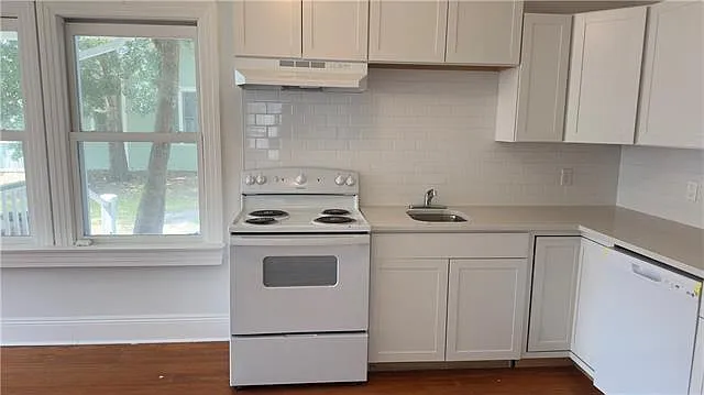 4 bed, 4.0 bath, 4011 sqft, $2,500 — Photo 2