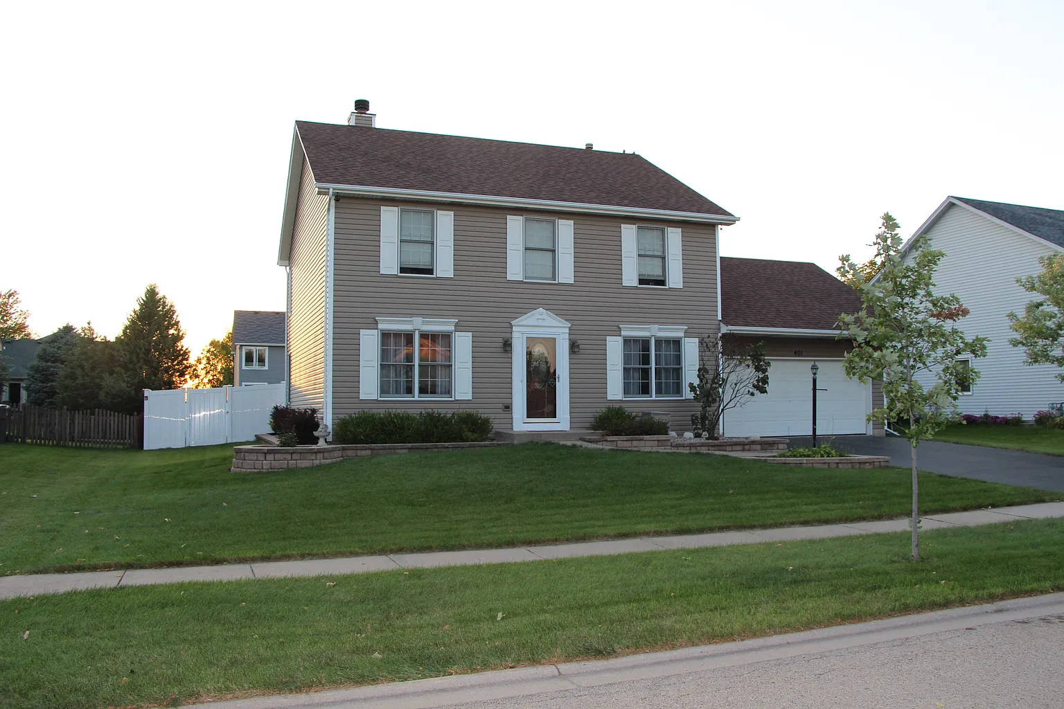 401 Thames Dr photo 1