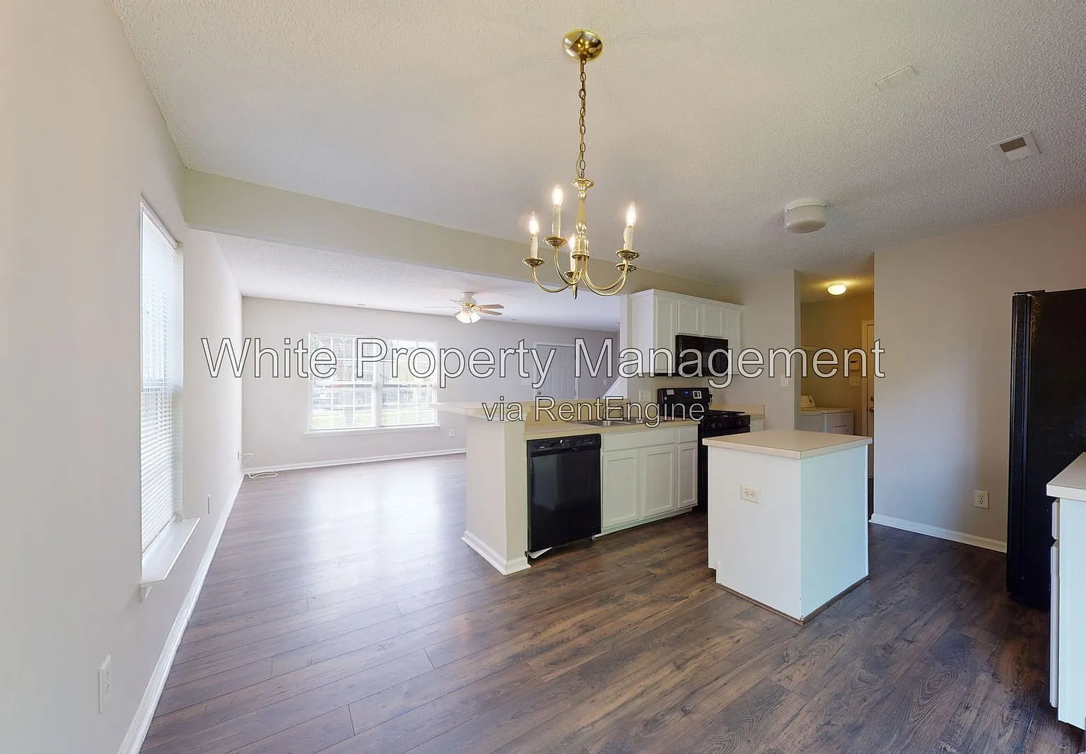 3 bed, 2.5 bath, 1467 sqft, $1,895 — Photo 4