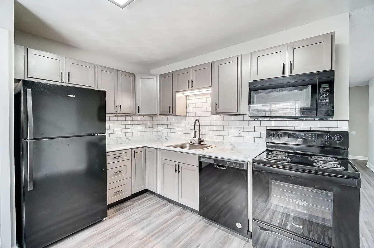 Building Photo - Hickory Creek Apartments