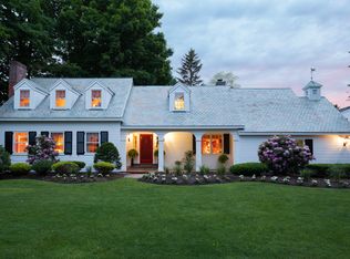 4 Chestnut Hill Rd N, Loudonville, NY 12211