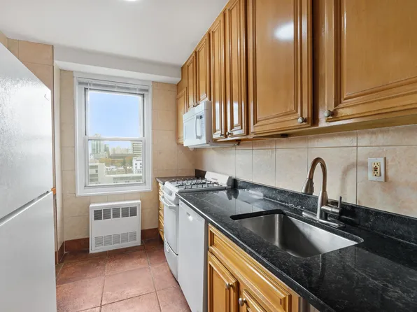 225 Saint Pauls Avenue image 2 of 30